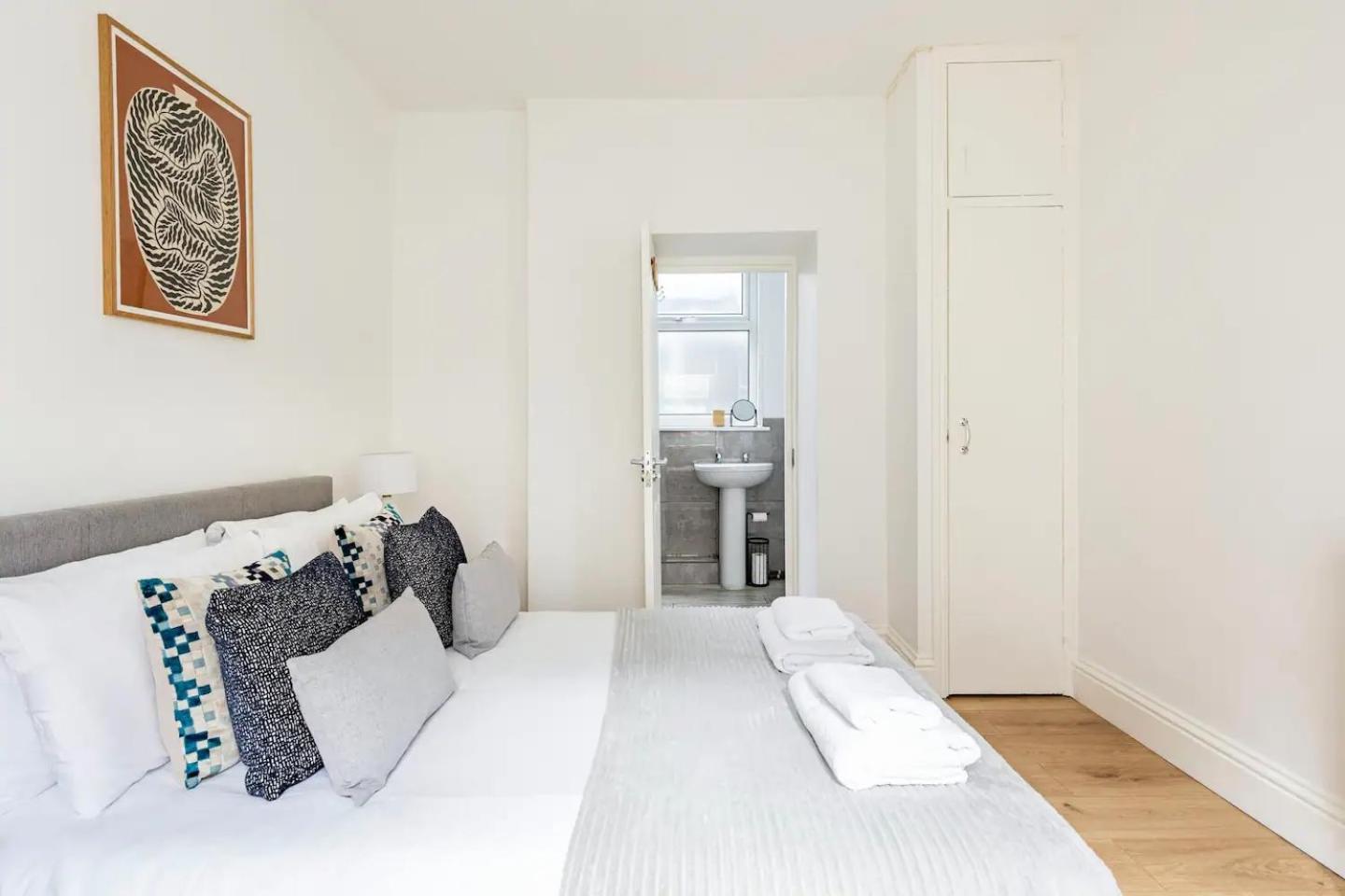 Stylish One Bedroom Apartment In Greater Londen Buitenkant foto